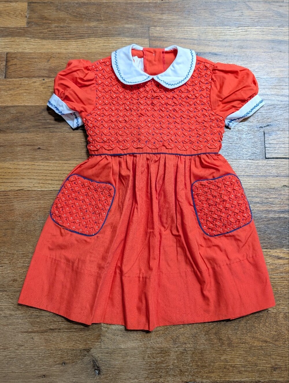 Vtg 80s Hand Smocked Girls Dress Red White Peter Pan Collar Pockets Boho